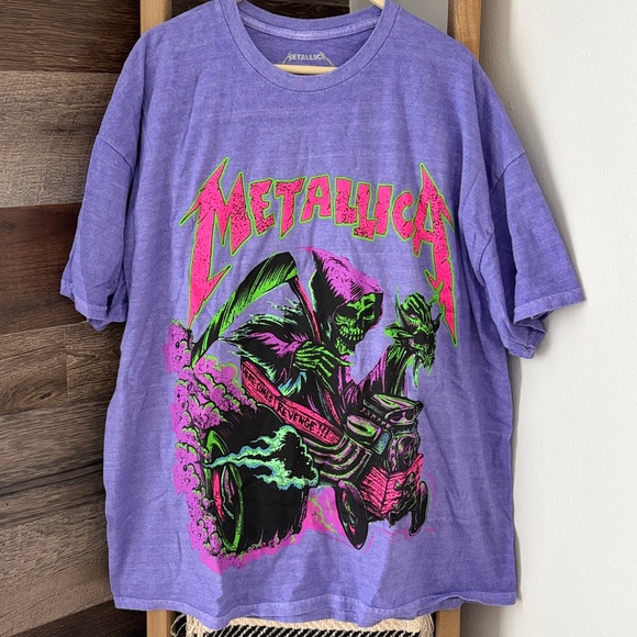 Metallica Worldwired Tour Tee - Picture 2 of 5